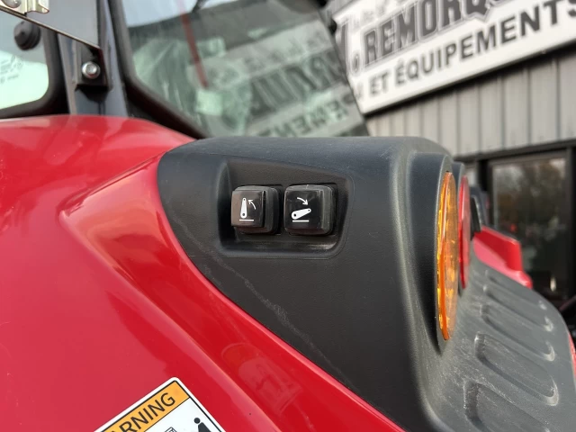 TYM T130 CHARGEUR FRONTAL 2025