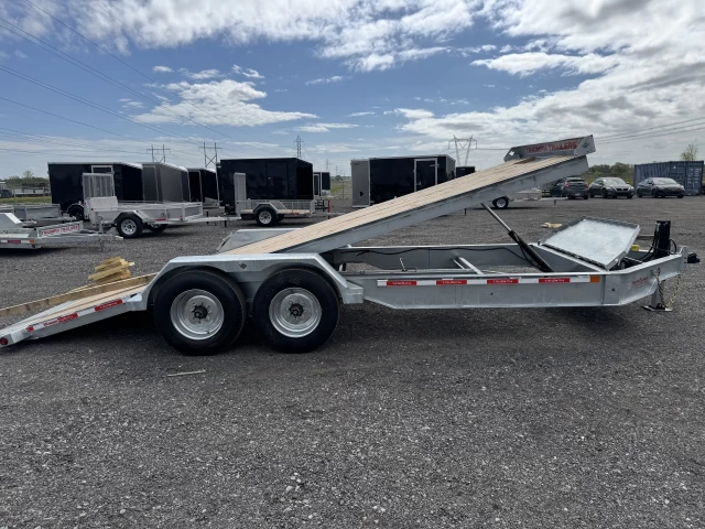 TRIUMPH TRAILER TILT 82X20 8K LBS GALVANISÉ HD 12155LBS DE CHARGEMENT 2025