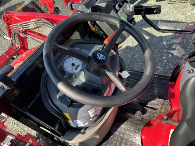 TYM T224HC CHARGEUR ET CABINE 2026