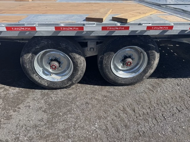 TRIUMPH 102"X20'+5'DOVE 2 ESSIEUX DE 10K LBS 2025