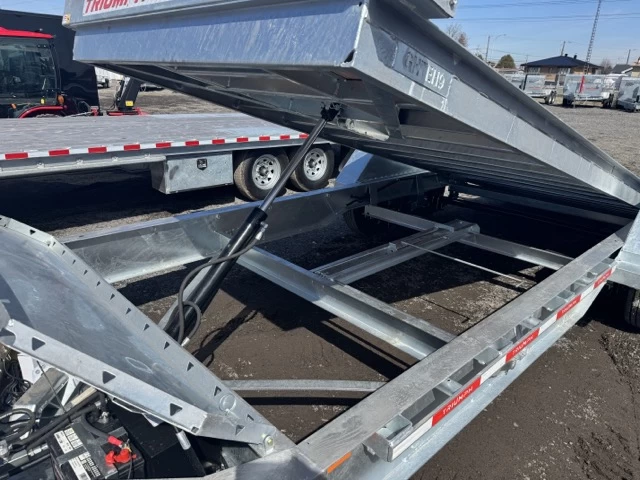 triumph 82"x20' 8k TILT HYDRAULIQUE 2025