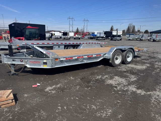 triumph 82"x20' 8k TILT HYDRAULIQUE 2025