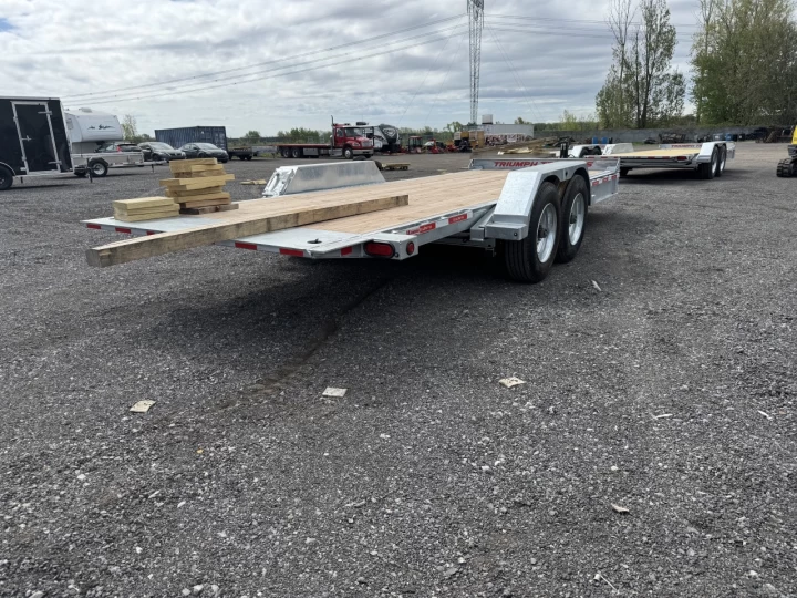 2025 TRIUMPH TRAILER TILT 82X20 8K LBS GALVANISÉ HD 12155LBS DE CHARGEMENT