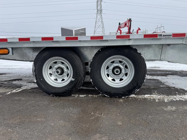 Triumph 102x20+5 Deckover | Essieux double 7000lb | 2025