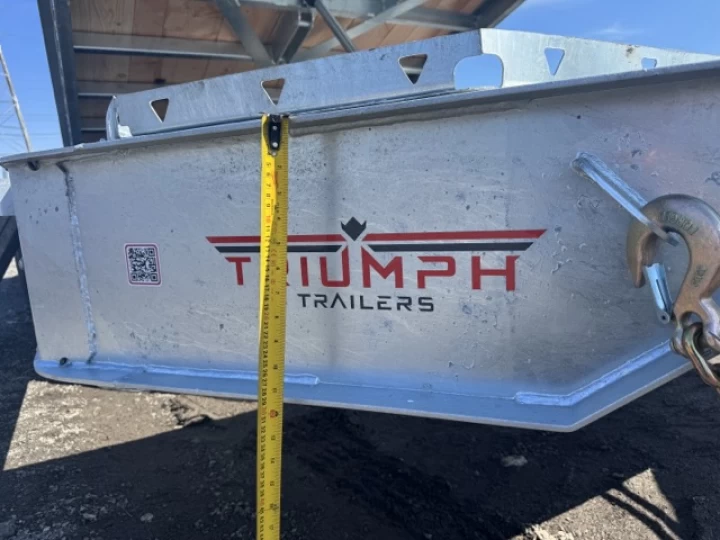 2025 triumph 82"x20' 8k TILT HYDRAULIQUE