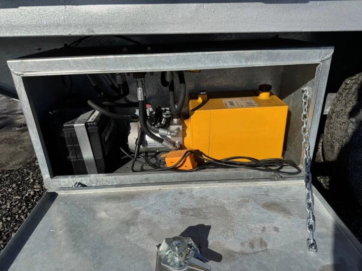 2024 Triumph TA102x24-70 Tilt Deckover | Tandem 7000lb