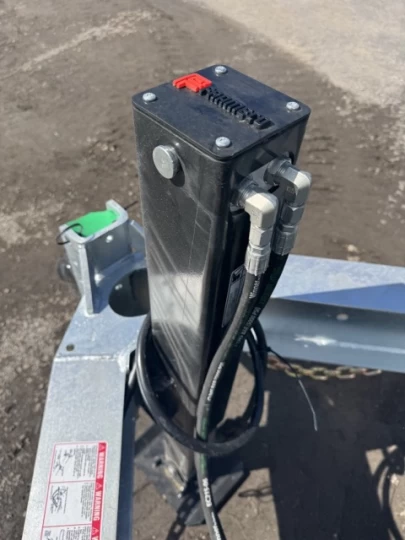 2025 triumph 82"x20' 8k TILT HYDRAULIQUE