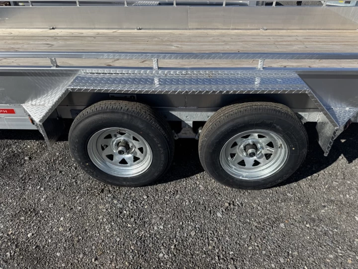 2026 TRIUMPH 80"X18 CONSTRUCTION EN ALUMINIUM