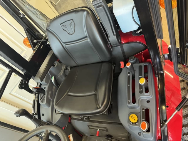 TYM T25HC CHARGEUR ET CABINE 2025