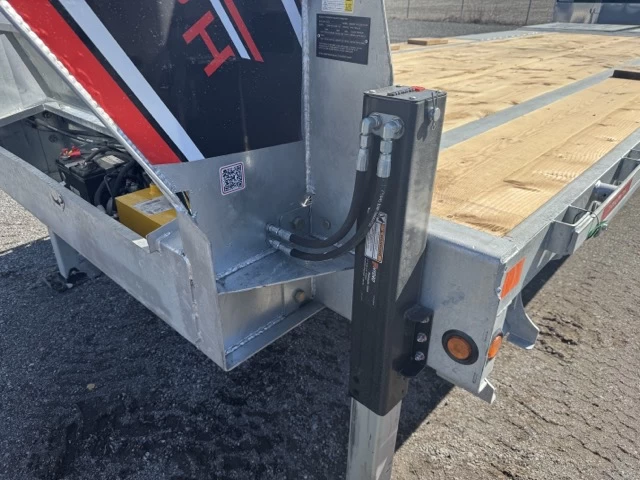 TRIUMPH 102"X20'+5'DOVE 2 ESSIEUX DE 10K LBS 2025