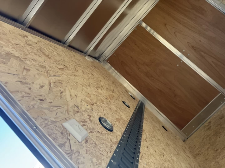 2025 Lightning 6x10 Aluminium | Double essieux | Porte double | 6'' Extra hauteur
