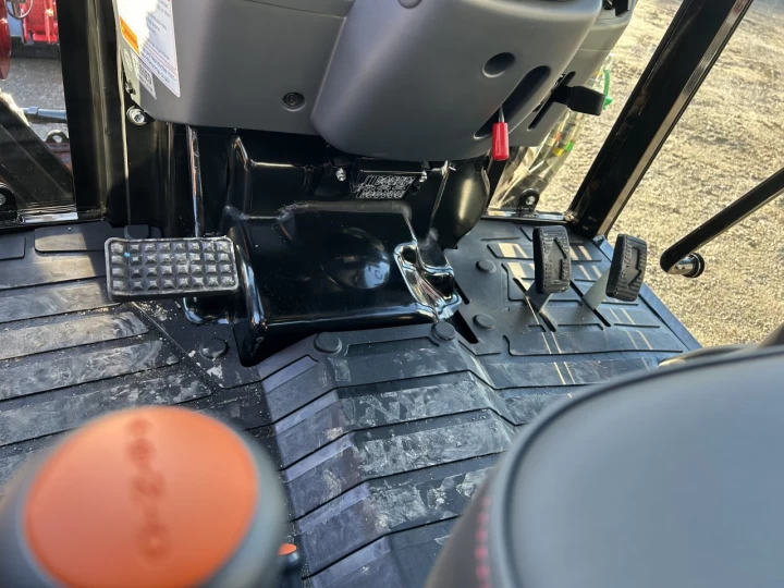 2026 TYM T3035CH LOADER CABINE